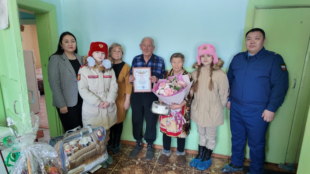 Вручение подарка в Даурии